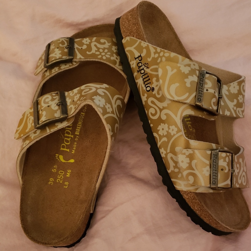 Birkenstocks.(papillio)